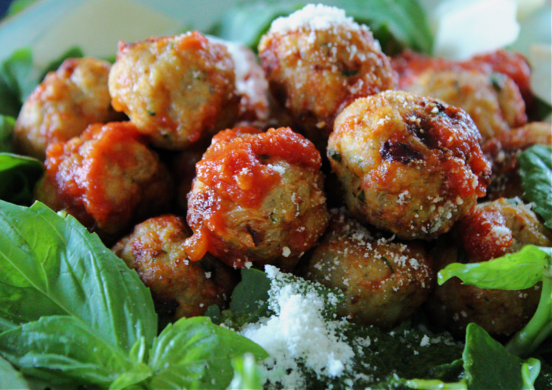 close up of turkey meatballs and how long are meatballs food in the fridge