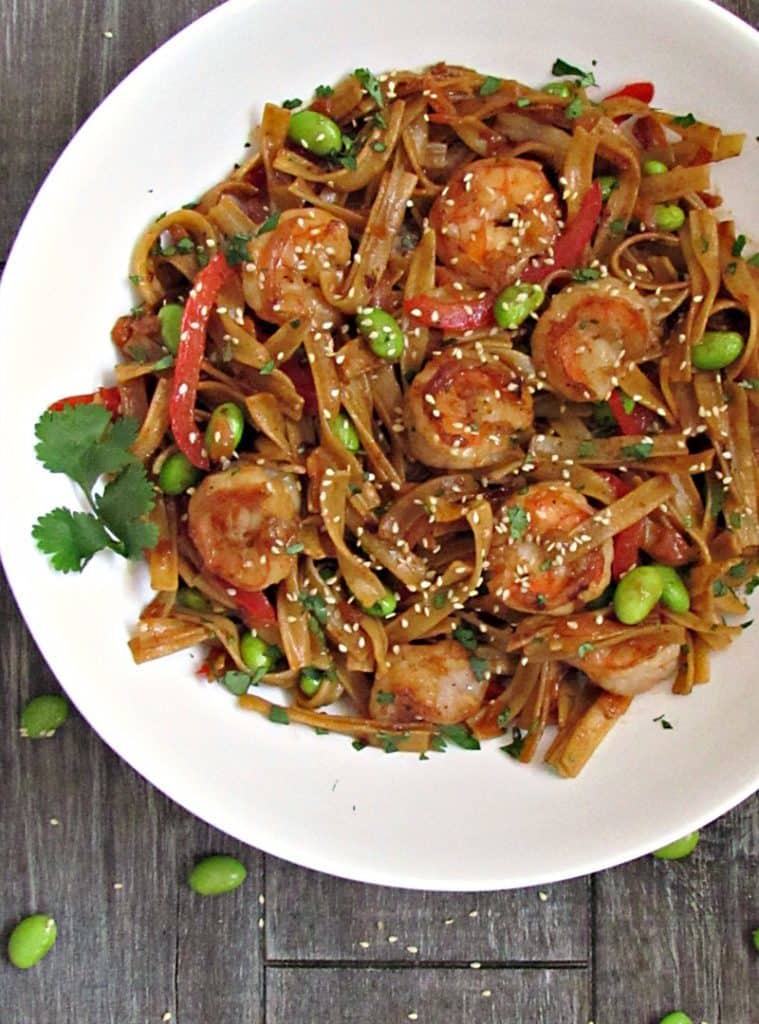 From the Mueller’s®  Pasta Matchmaker ~ simple, any night Asian Pan Fried Noodles with Shrimp. Make it in under 30 minutes; ideal for company, too!