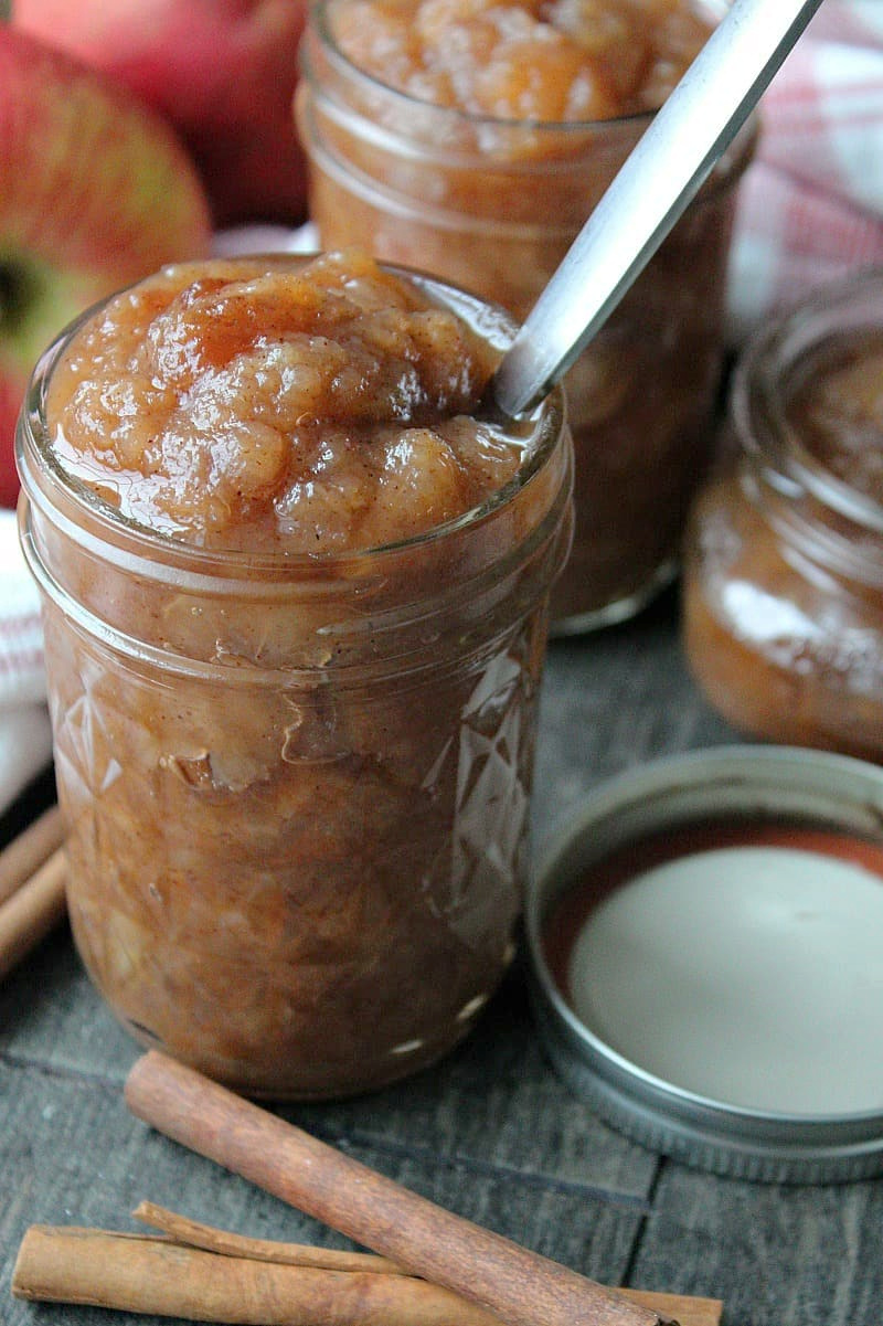 mason jars filled with slow cooker applesauce