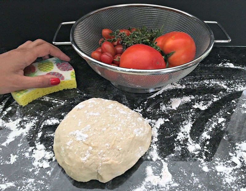 Tasty, authentic Homemade Pizza including dough and no-cook tomato sauce. Cleanup is easy with the help of ocelo™ no-scratch scrub sponges.